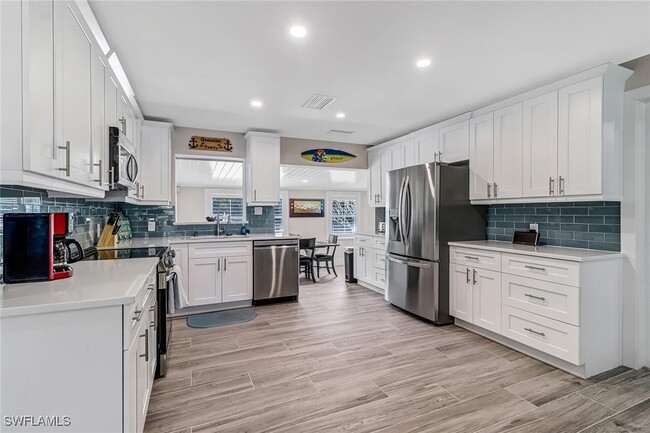 Foto del edificio - 3470 Lakeview Dr