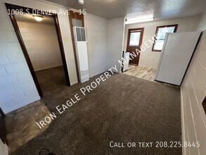 Building Photo - 1008 S Denver Ave