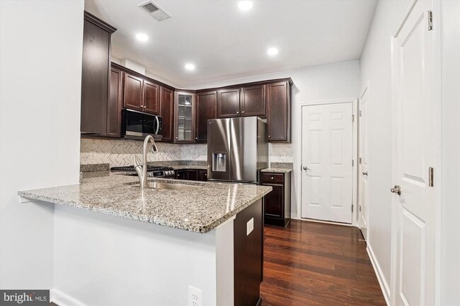Building Photo - 44075 Peirosa Terrace