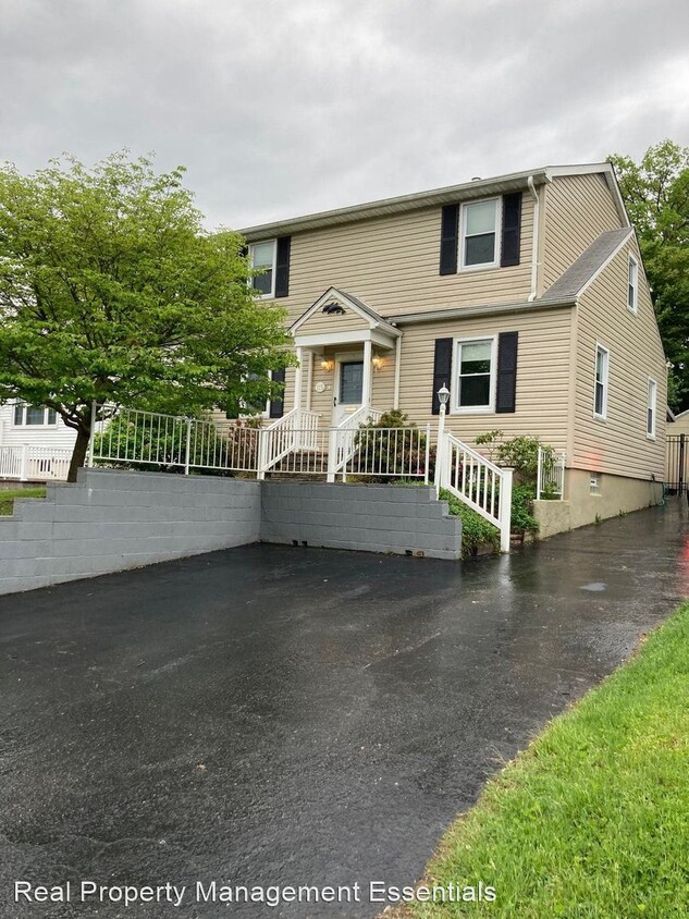 Foto principal - 3 br, 3.5 bath House - 115 Oakway Road