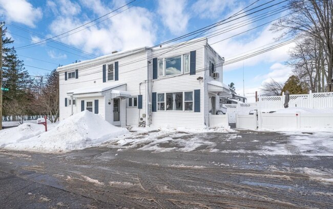 Building Photo - 657 Calef Rd