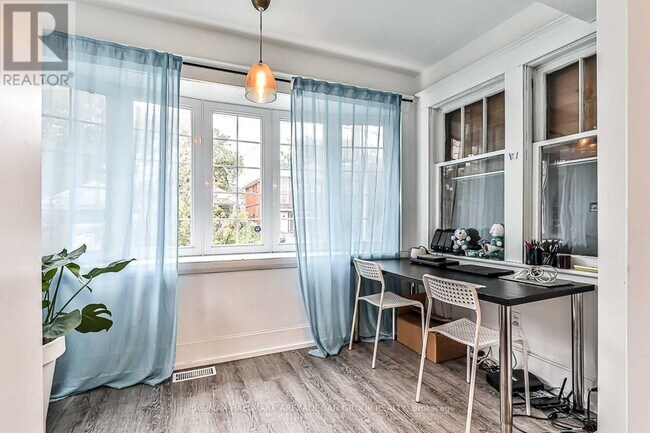 Photo du bâtiment - 75 Fairfield Ave