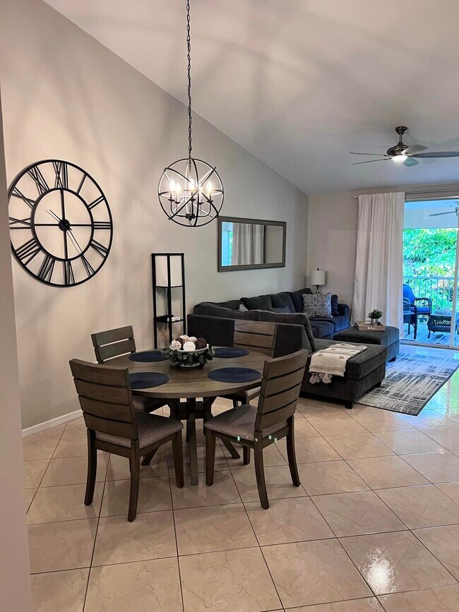 Dining - 6655 Huntington Lakes Cir