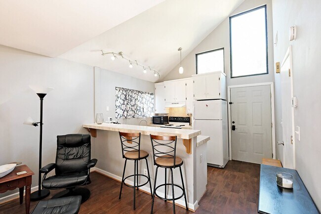 Foto del edificio - 1210 Chatham Ridge