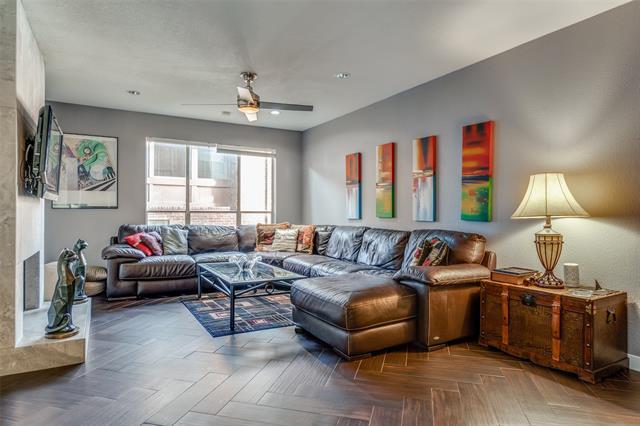 Foto del edificio - 10562 High Hollows Dr