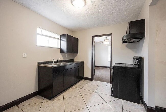 Building Photo - 3632 Crescent Ave