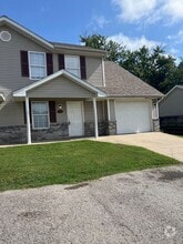 Building Photo - 721 Demaret Dr
