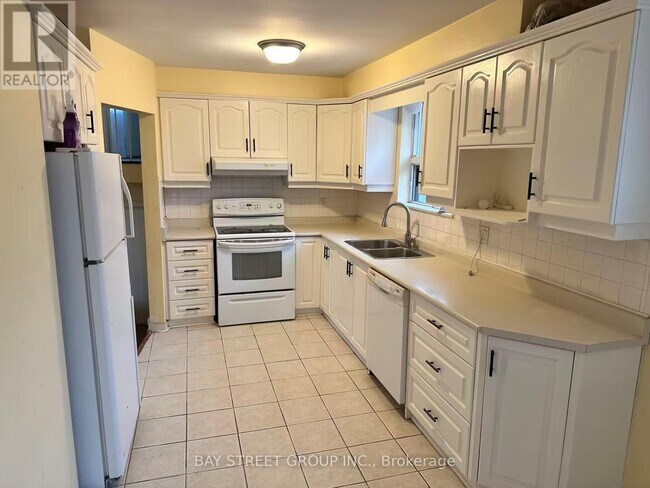 Building Photo - 40 Bellbury Crescent