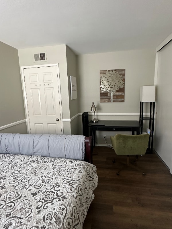 Photo - 51 Hunter House