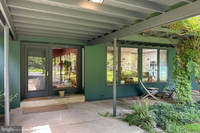 Building Photo - 108 Rosedale Ln