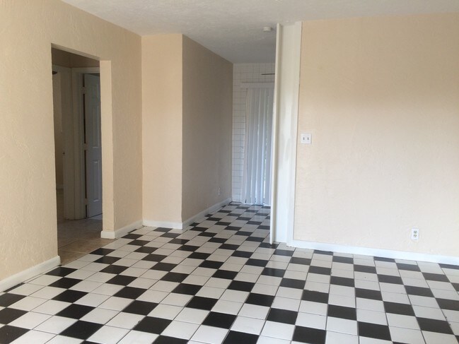 Foto del edificio - 5351 NE 10th Ave