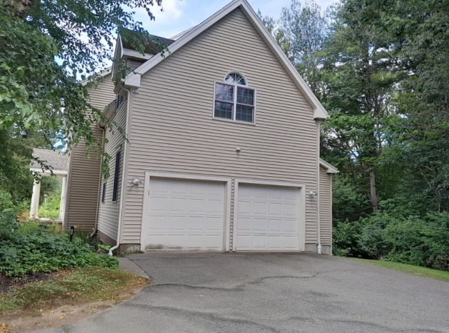 Building Photo - 373 Littlefield Ln