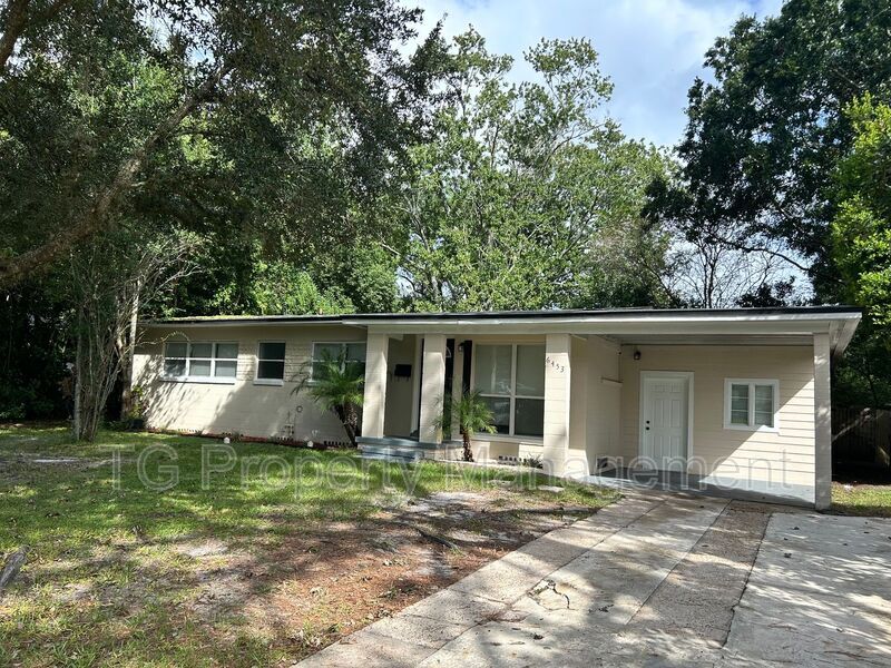 Foto principal - 6453 Burgundy Rd S