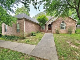 Building Photo - 2914 S College Dr