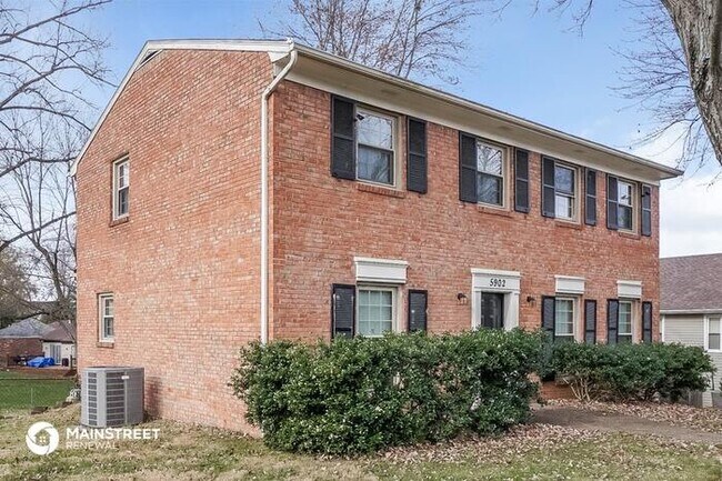 Building Photo - 5902 Stone Bluff Rd, Louisville, KY 40291