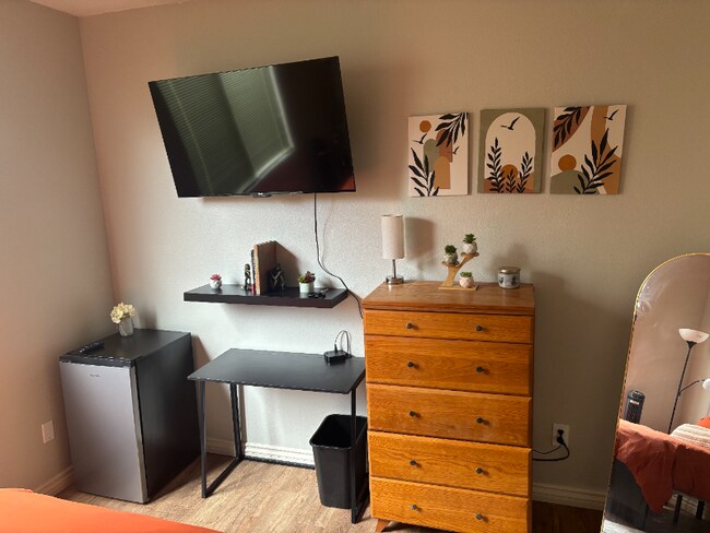 Foto del edificio - 4760 Sandalwood Way