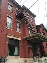 Building Photo - 1304 S Brook St