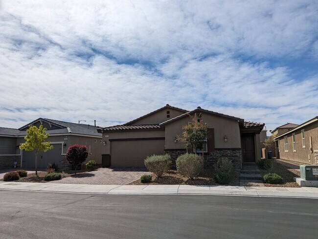 Building Photo - 4 bedroom Inspirada 1 story home