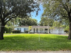 Building Photo - 460 San Servando Ave