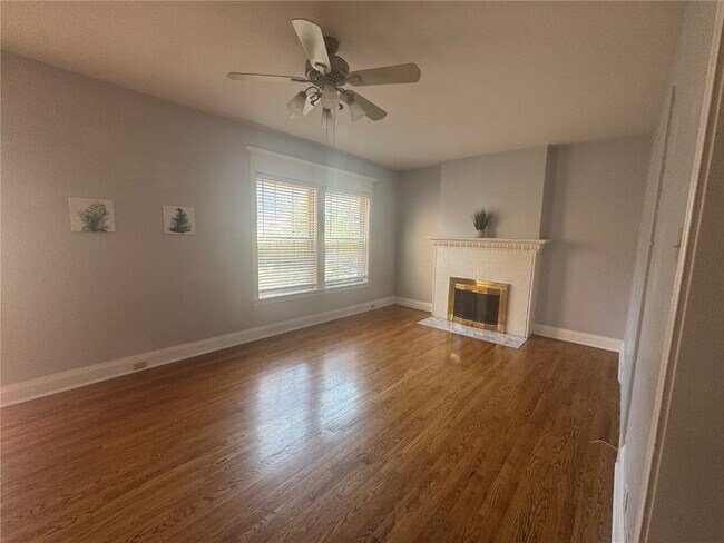 Foto del edificio - 4512 Westminster Pl