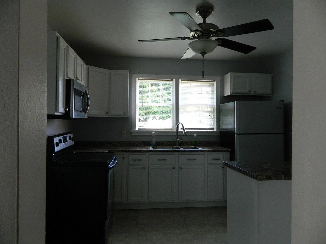 114 S Cedar St, Washington, IL 61571 - House Rental in Washington, IL |  Apartments.com