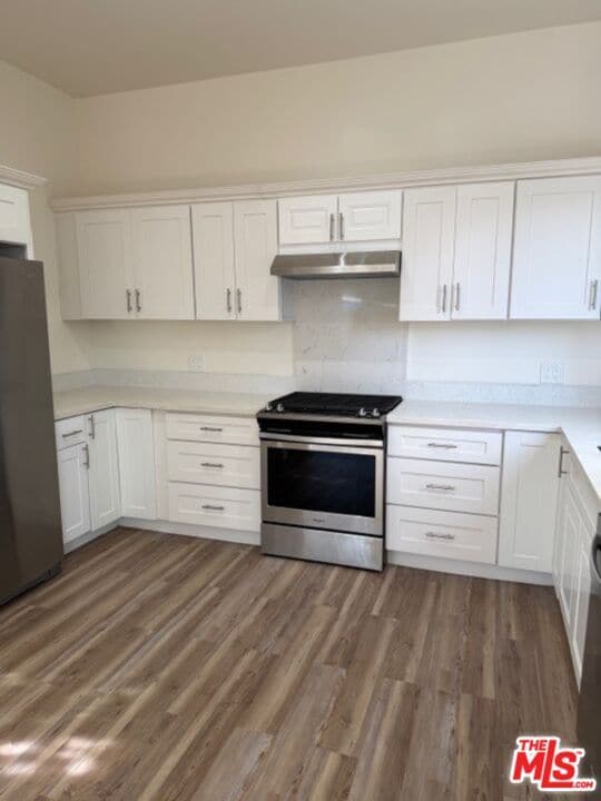 Foto del edificio - 11018 Herrick Ave