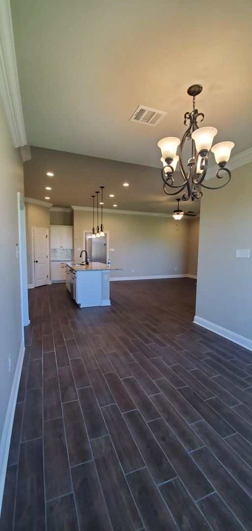 Building Photo - Like New Construction...WILLOW HEIGHTS-BEN...