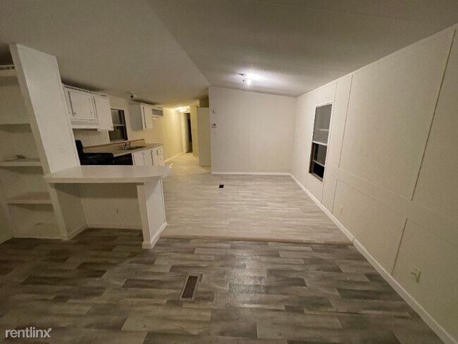 Building Photo - 4 br, 2 bath Mobile Home - 15520 Garrett Ln