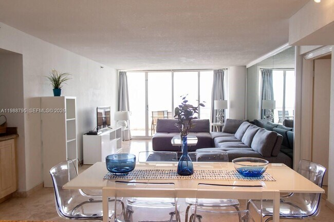 Foto del edificio - 1717 N Bayshore Dr