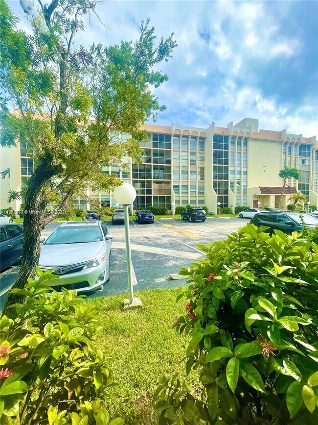 701 Three Islands Blvd Unit 109, Hallandale Beach, FL 33009 Condo for