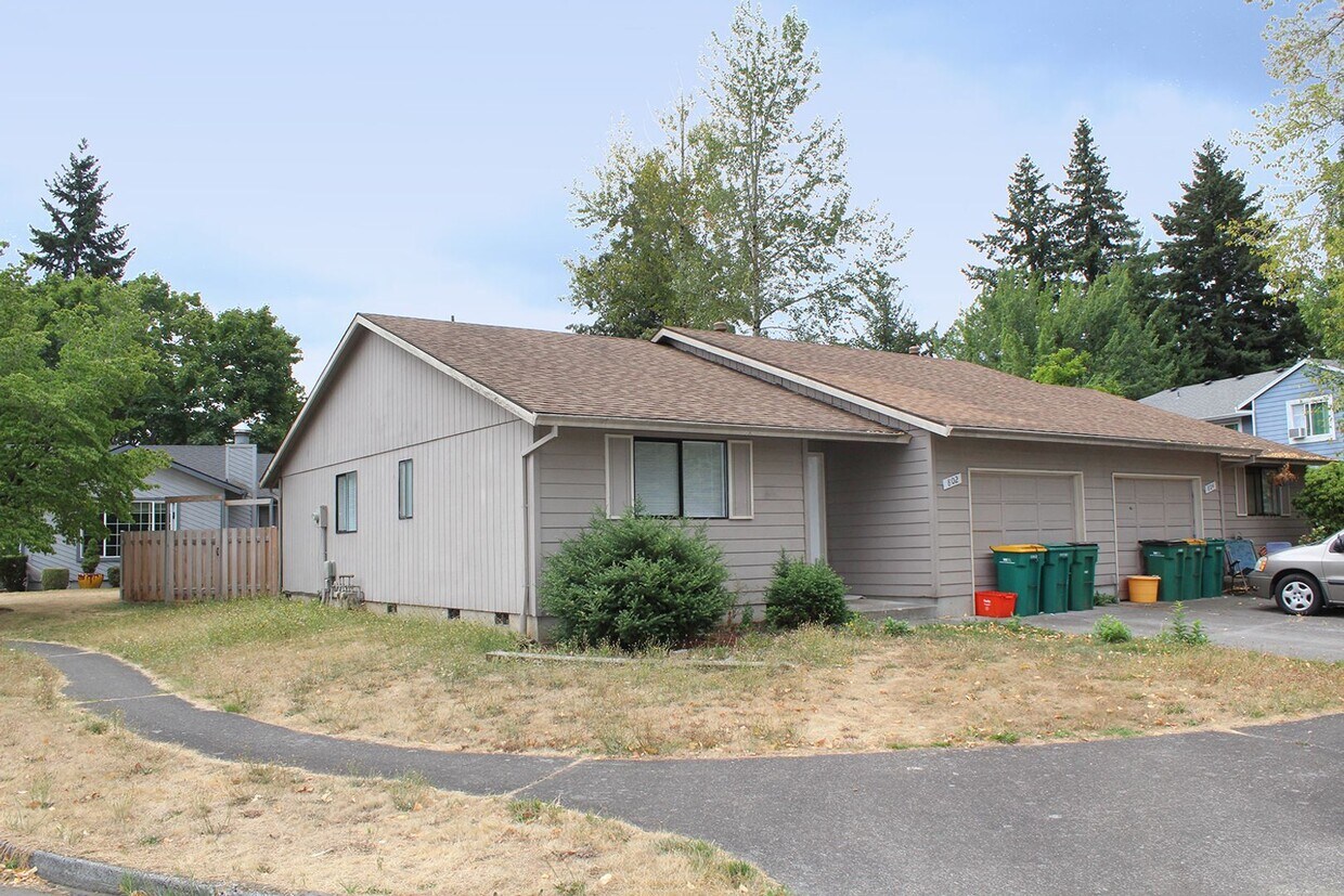 Primary Photo - 804-804 SW 29th Way