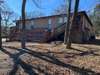 Building Photo - 1217 Oak Dr