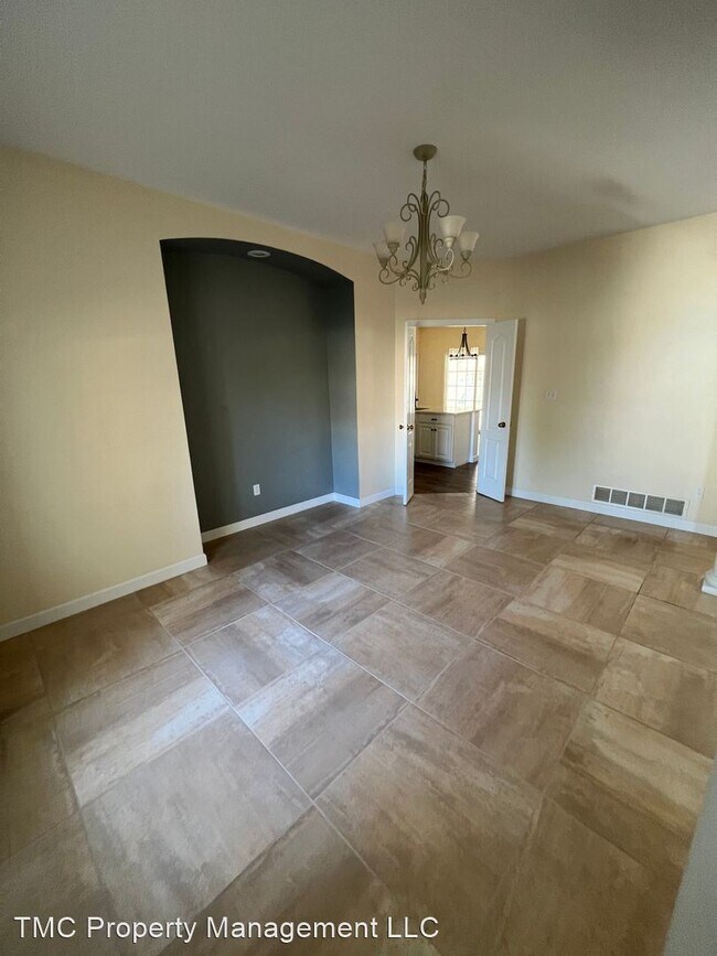 Building Photo - 4 br, 3 bath House - 1608 Kenilworth Dr
