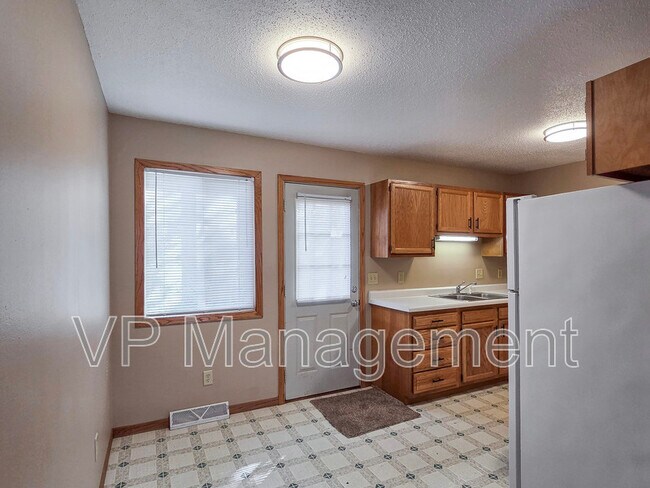 Foto del edificio - 7 Park Crest Ct