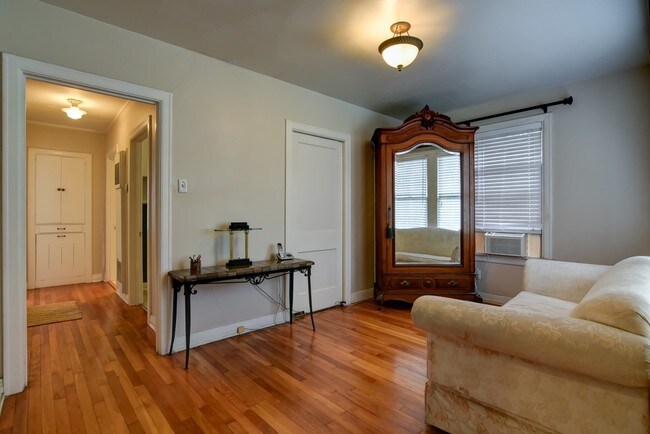 Foto del edificio - 301 Montclair St