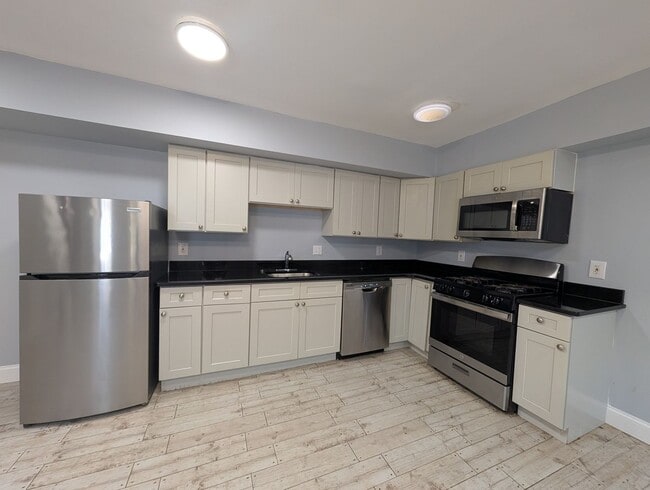 Foto del edificio - 1006 Summerfield Ave