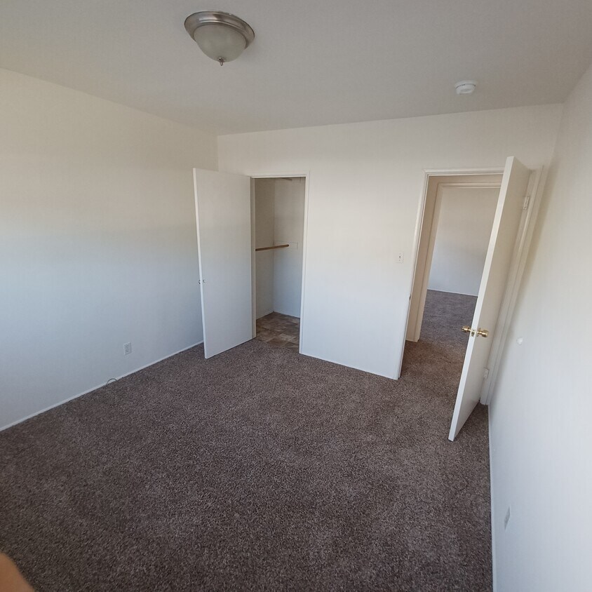 Dormitorio 1 - 1300 Manhattan Beach Blvd