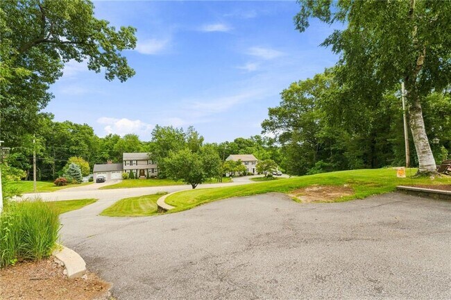 Building Photo - 84 Kimberly Ln
