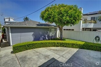 Building Photo - 425 Dahlia Ave