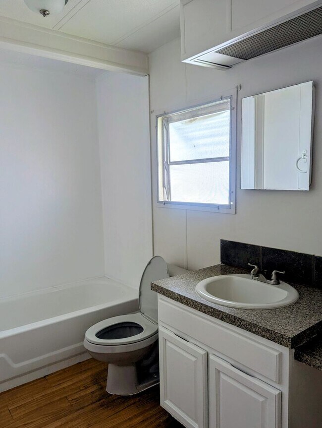 Foto del edificio - 2 bedroom, 2 bath mobile home located in Oak Grove Community near Brownwood