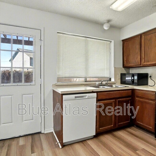 Foto del edificio - 205 Pate Orr Rd N