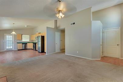 Foto del edificio - Single story 3 bedroom 2 bath home with REFRIGERATED AIR.