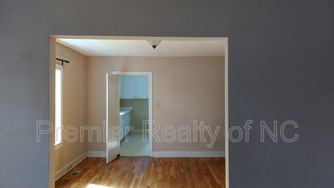 Foto del edificio - 1543 S Hawthorne Rd