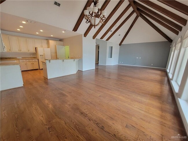 Building Photo - 15 Rio Grande Dr
