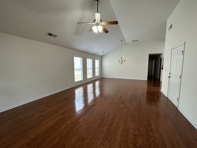 Building Photo - 10 Lila Way