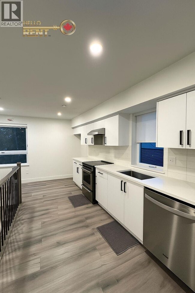 Building Photo - 2428 Fraser St