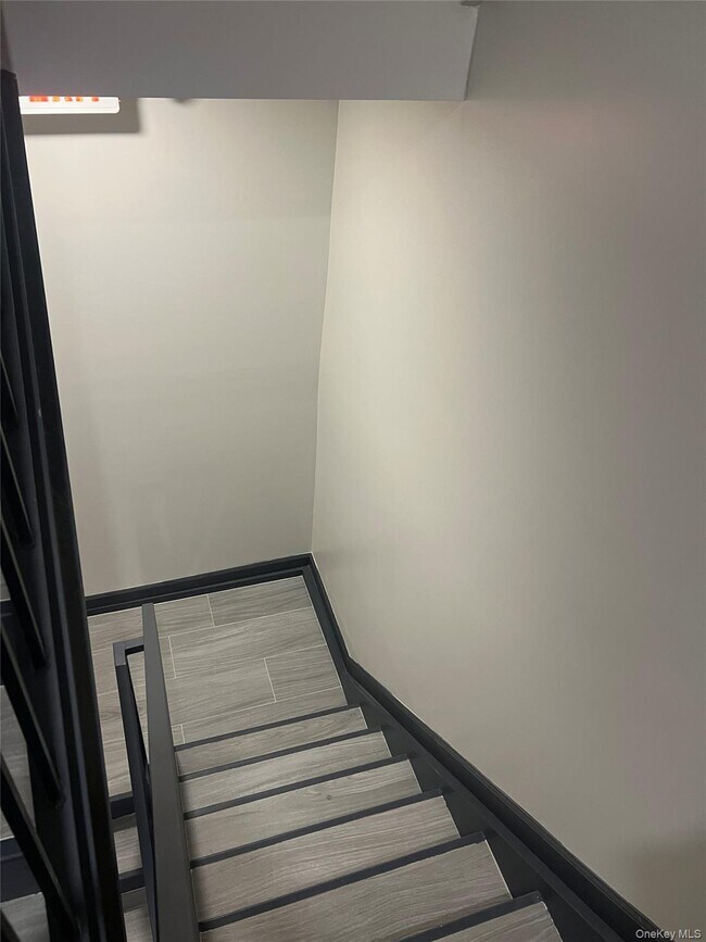 Foto del edificio - 518 Thatford Ave