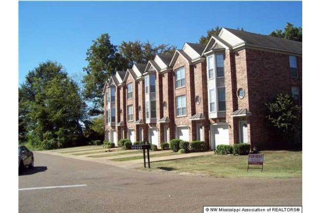 Building Photo - 1027 Riley St