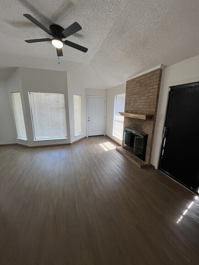 Foto principal - 1021 SW 103rd Terrace
