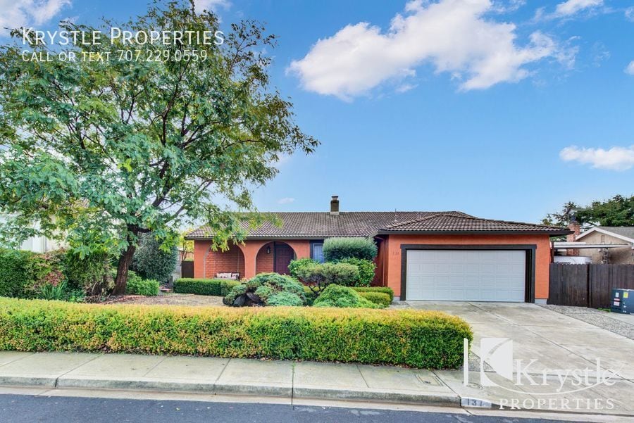 Bring your fur babies to this lovely home House for Rent in